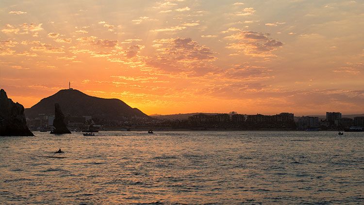 How to Plan the Perfect Romantic Getaway in Los Cabos
