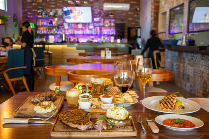 EL TRES STEAK HOUSE - Image 4